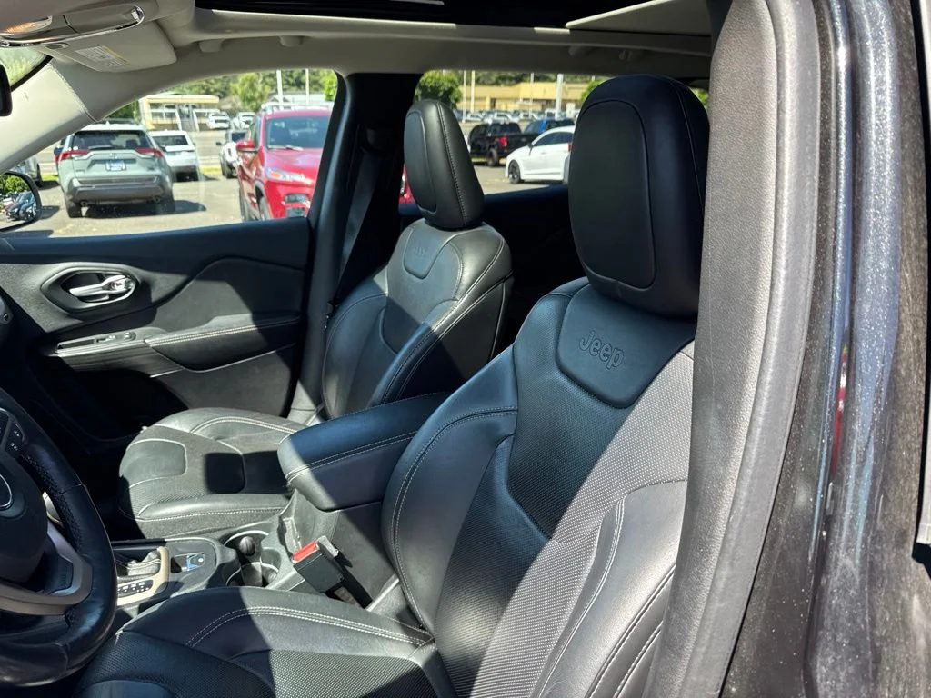 Used 2015 Black Jeep Limited image 5