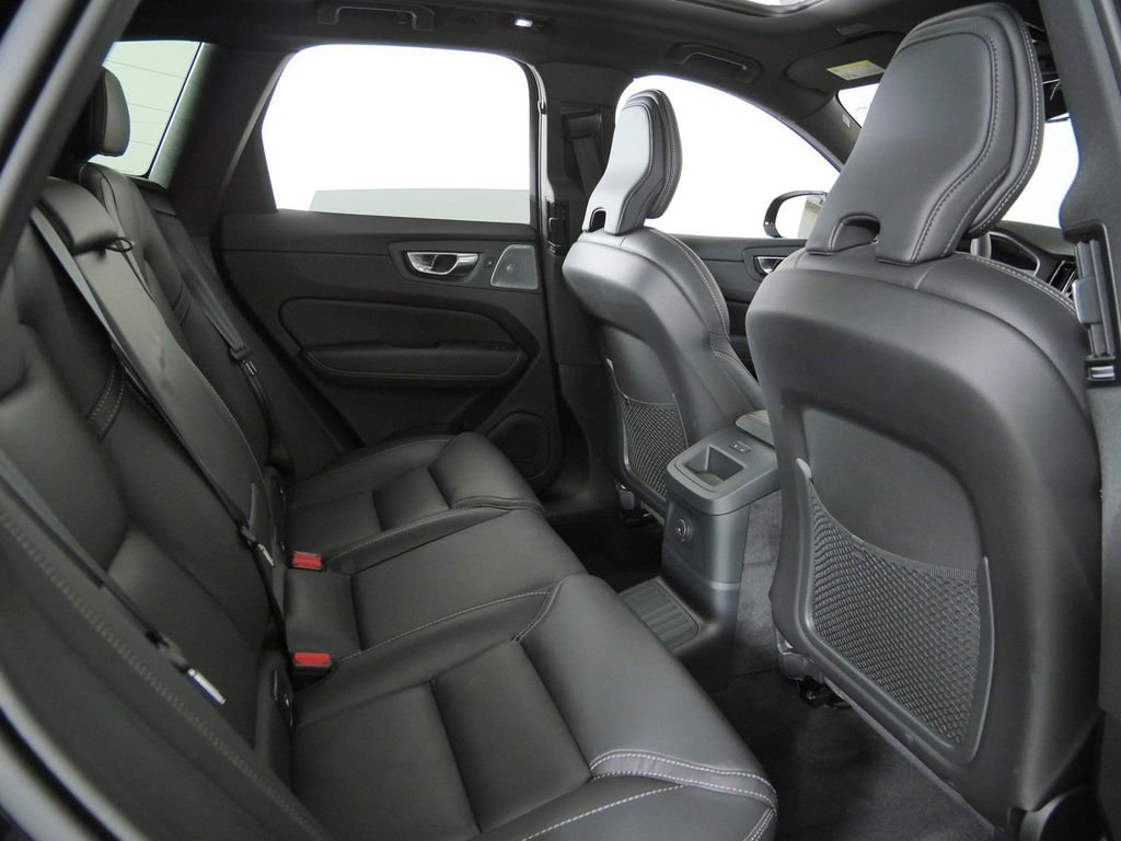 Used 2025 Black Volvo T8 Ultra Black Edition image 26
