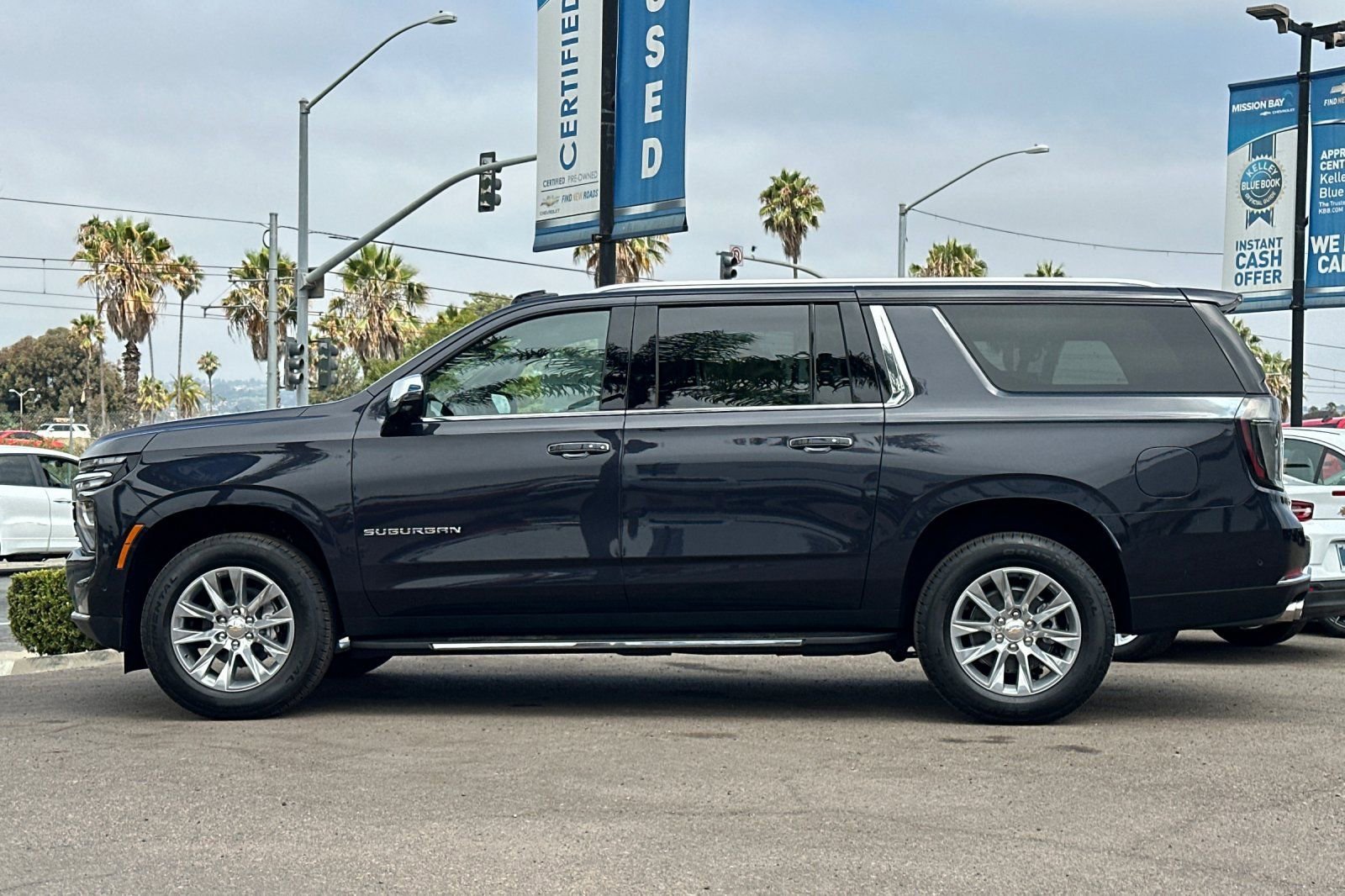 2025 Chevrolet Suburban Premier - Photo 7