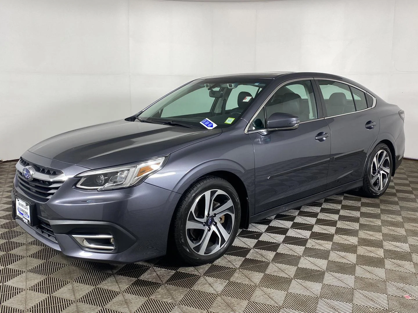 Used 2022 Magnetite Gray Metallic Subaru Limited image 9