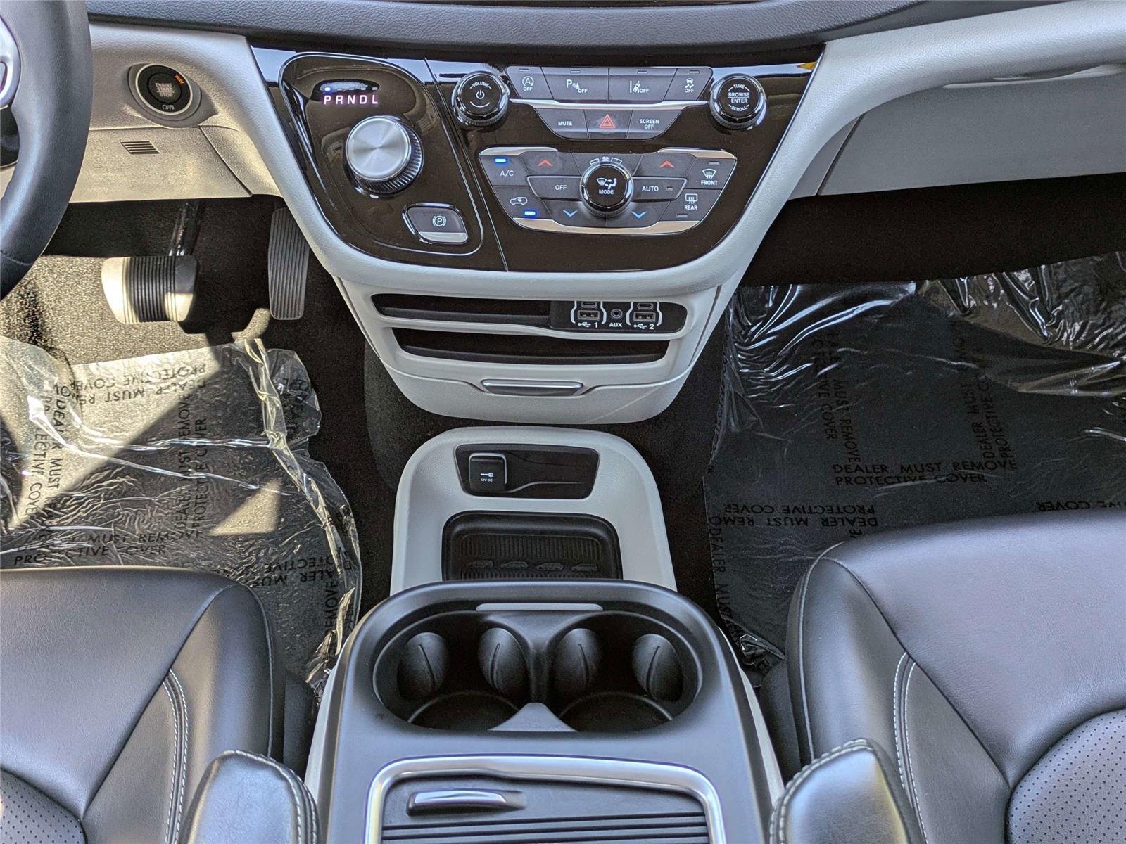 Used 2023 Bright White Clearcoat Chrysler Touring L image 20