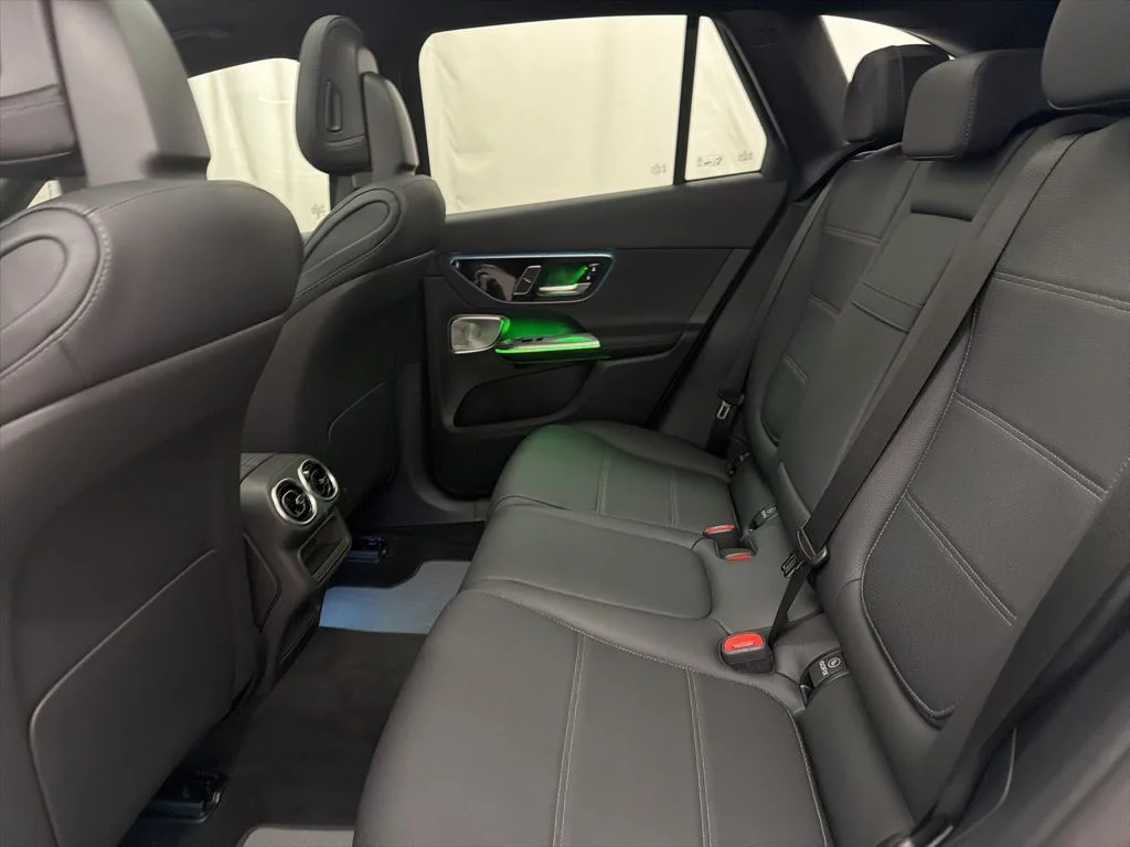 Used 2026 White Mercedes-Benz GLC 300 image 19