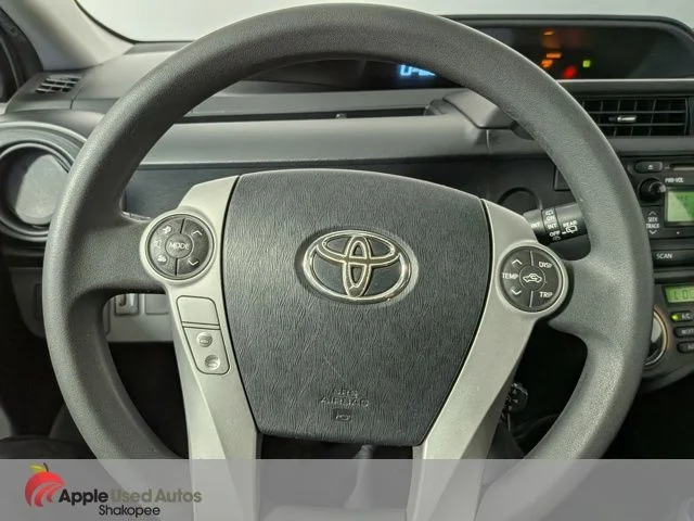 Used 2014  Toyota Two image 17