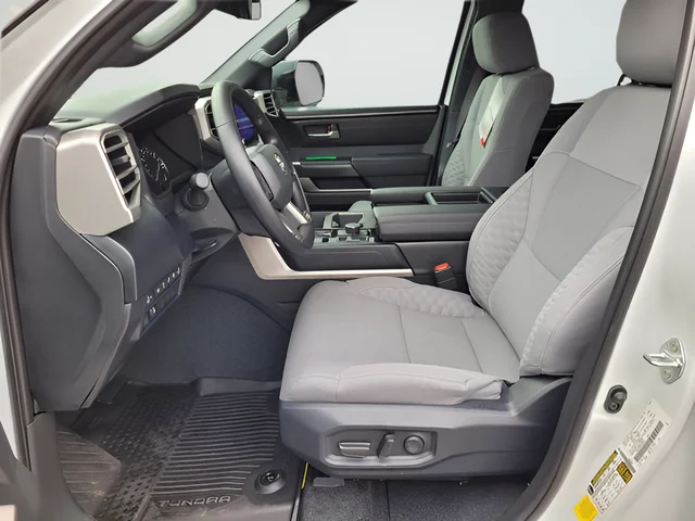 2025 Toyota Tundra SR5 - Photo 10
