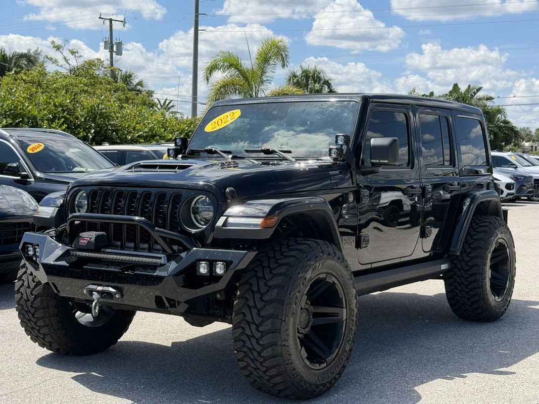 Used 2022  Jeep Rubicon 392 4x4 image 1