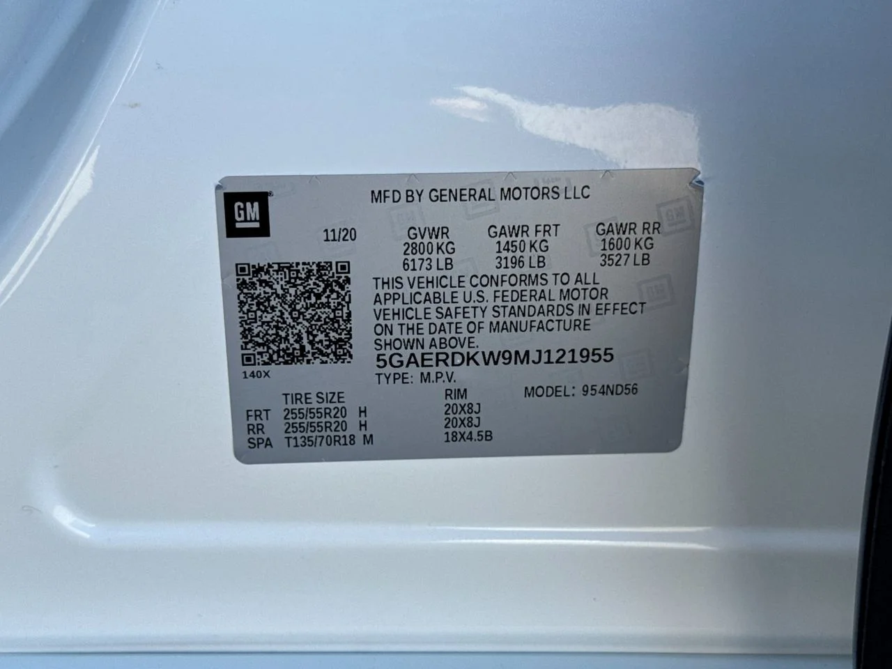 Used 2021 WHITE FROST TRICOAT Buick Avenir image 77