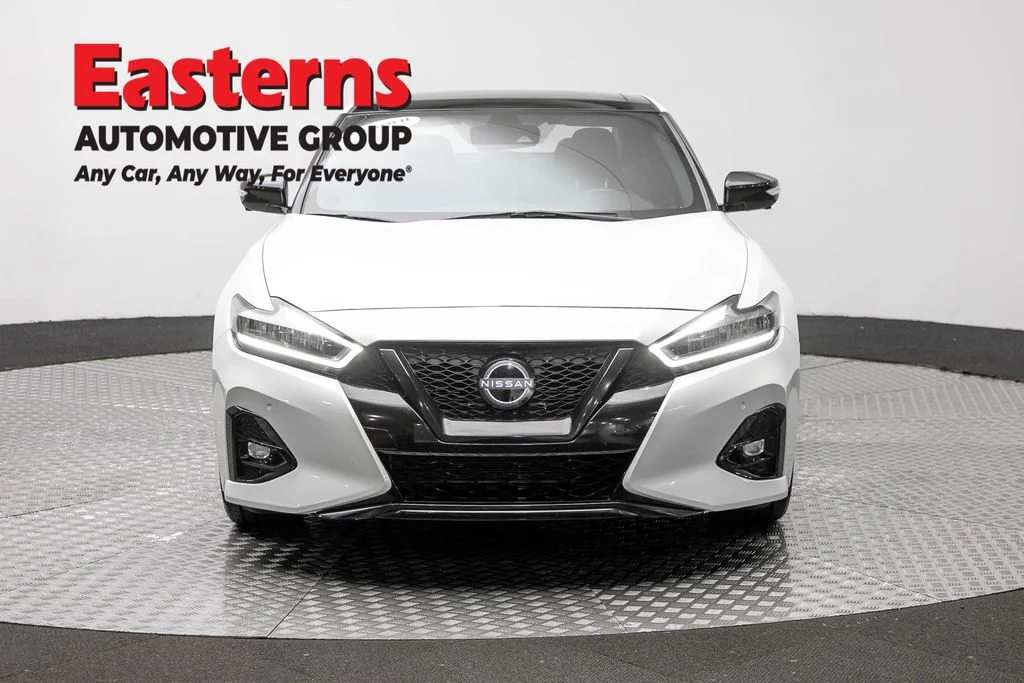 Used 2023 White Nissan SR image 2