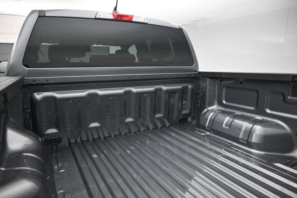 New 2026 Carbonized Gray Metallic Ford XLT image 19