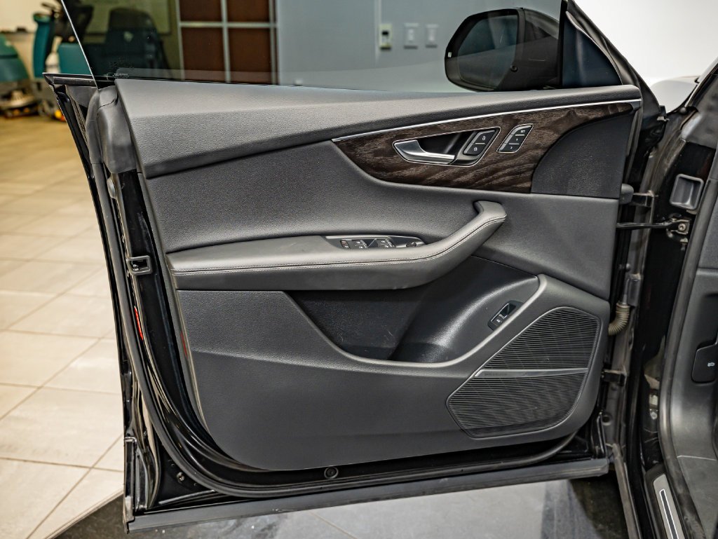 Used 2023 Mythos Black Metallic Audi 55 Premium Plus image 19