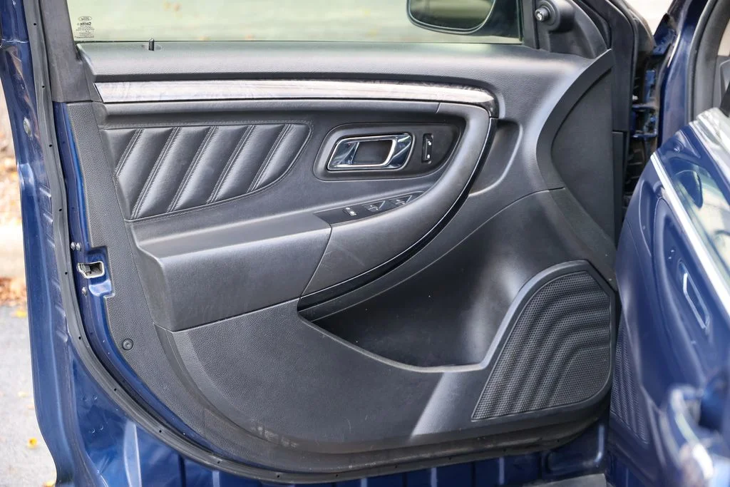 Used 2012 Blue Ford Limited image 4