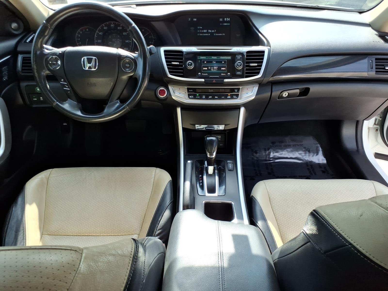 Used 2014 White Orchid Pearl Honda EXLV6 image 28