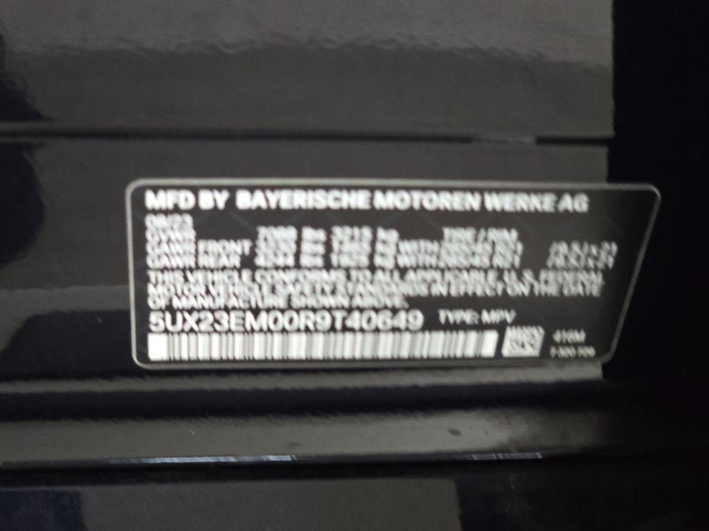Certified Used 2024 Carbon Black Metallic BMW xDrive40i image 31