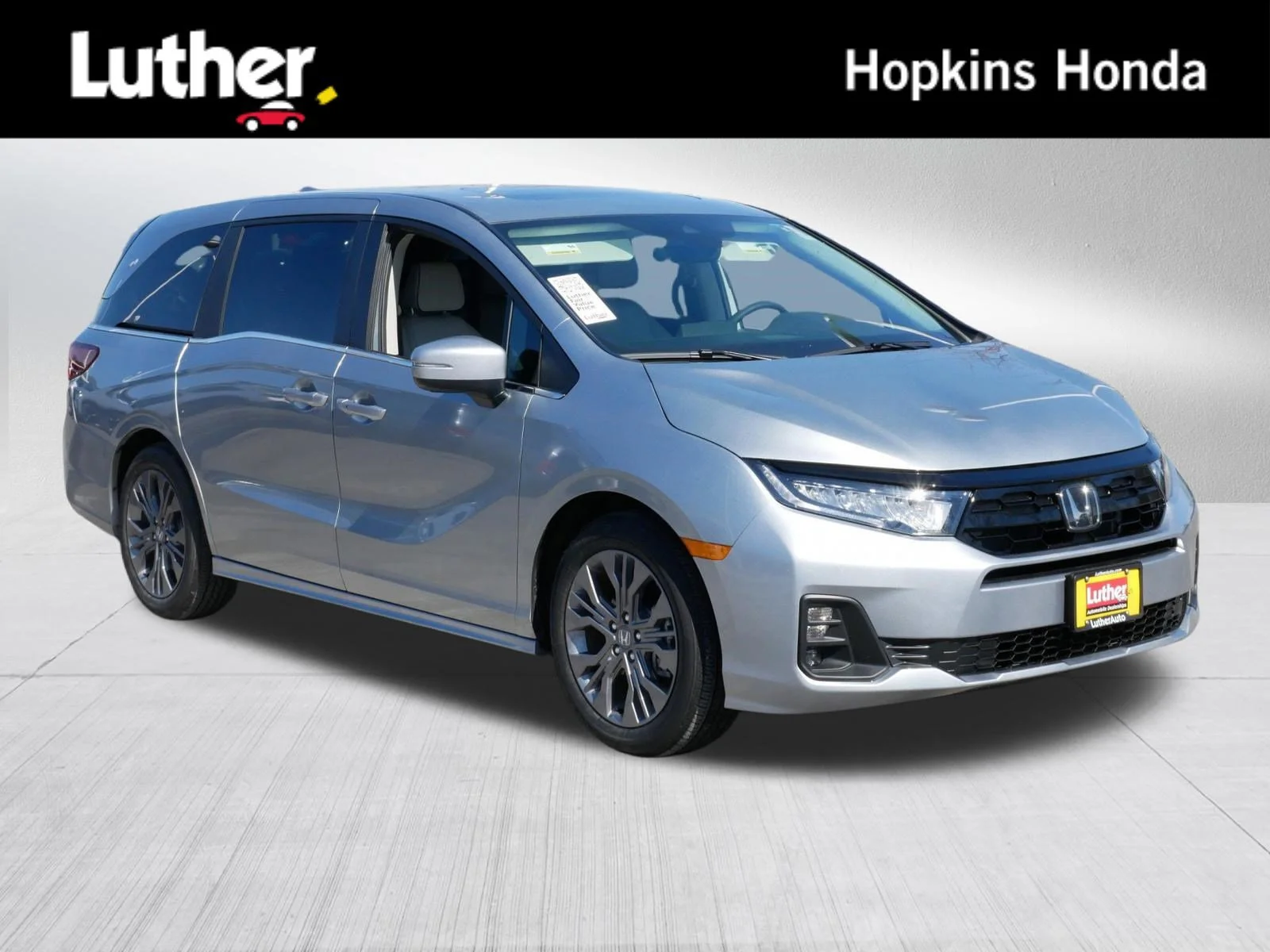 2026 Honda Odyssey Touring's photo