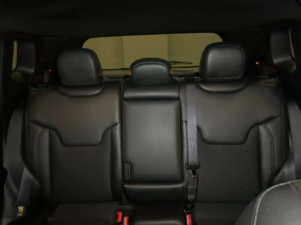 Used 2025 Silver Zynith Jeep Trailhawk image 23