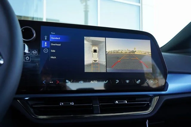 2025 Chevrolet Equinox EV LT - Photo 19
