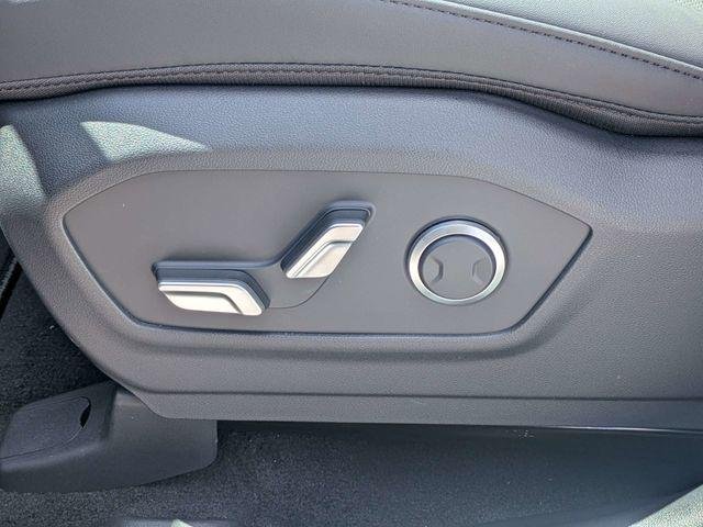 New 2026 White Hyundai SEL FWD image 21