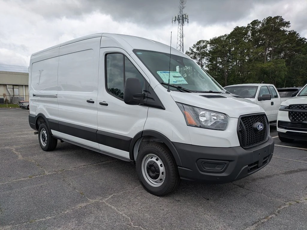 New 2026 Oxford White Ford Base image 2