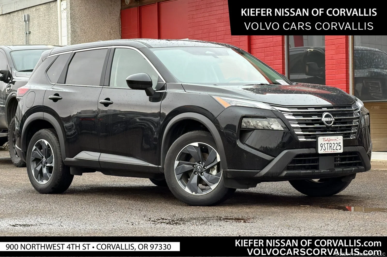 2025 Nissan Rogue SV FWD's photo