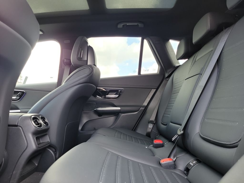 New 2026 Black Mercedes-Benz GLC 300 image 10