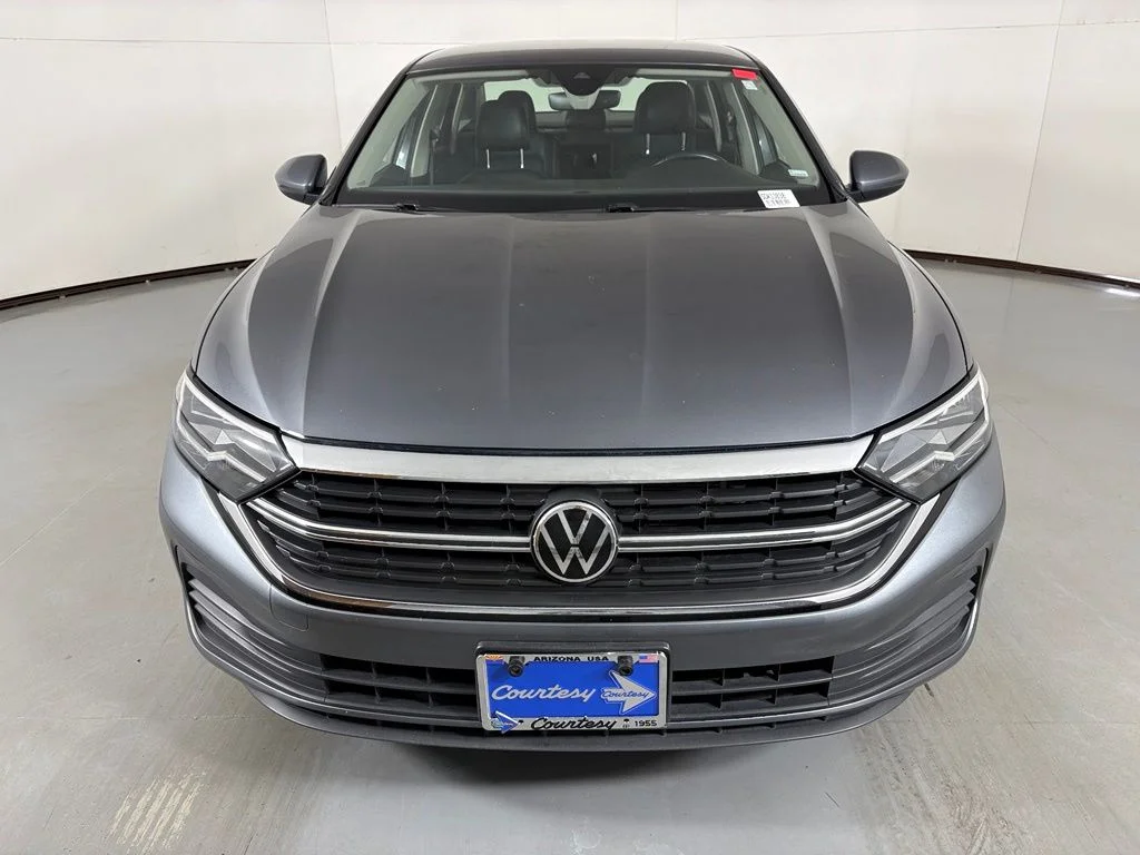 Used 2024 Gray Volkswagen 1.5T SE image 3