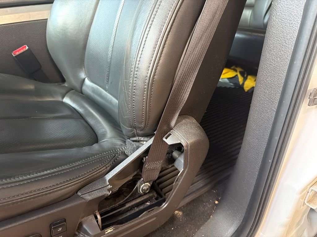 Used 2013 White Ford Platinum image 16