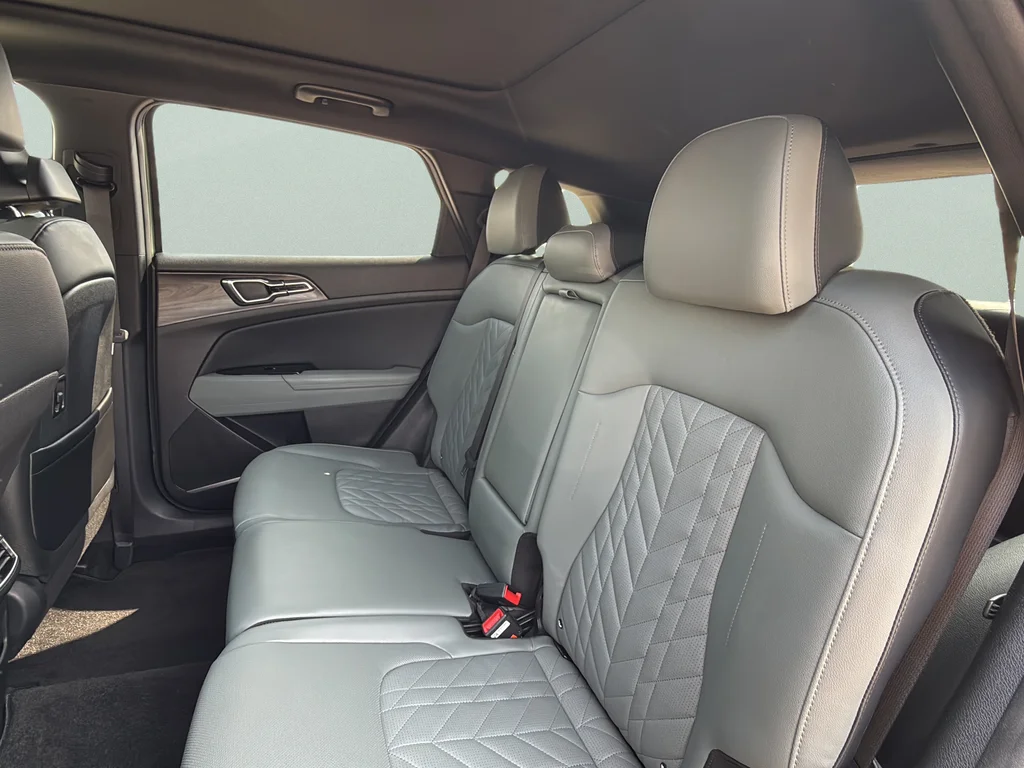 Certified Used 2023 Jungle Green/Ebony Black Roof Kia X-Pro Prestige image 27
