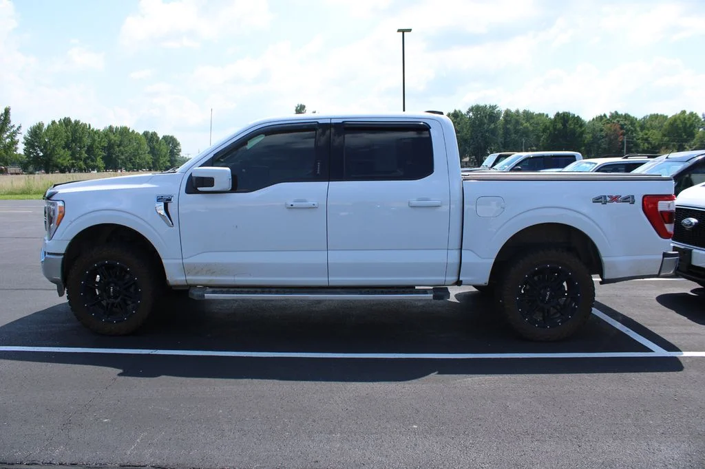 Used 2022 Oxford White Ford Lariat image 9