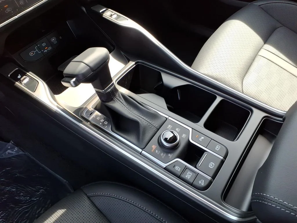 New 2026 White Kia S image 13