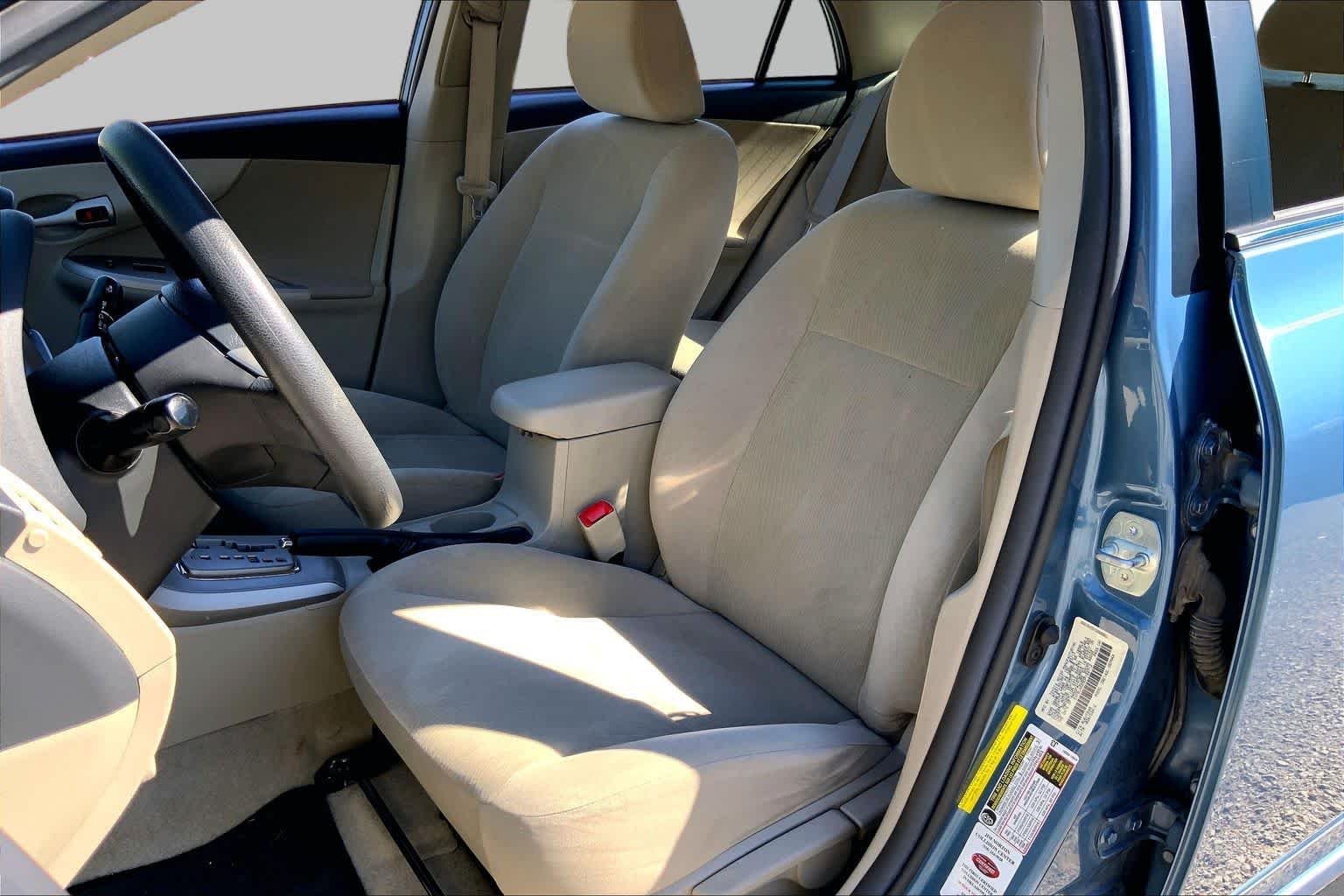 Used 2013 Tropical Sea Metallic Toyota LE image 8