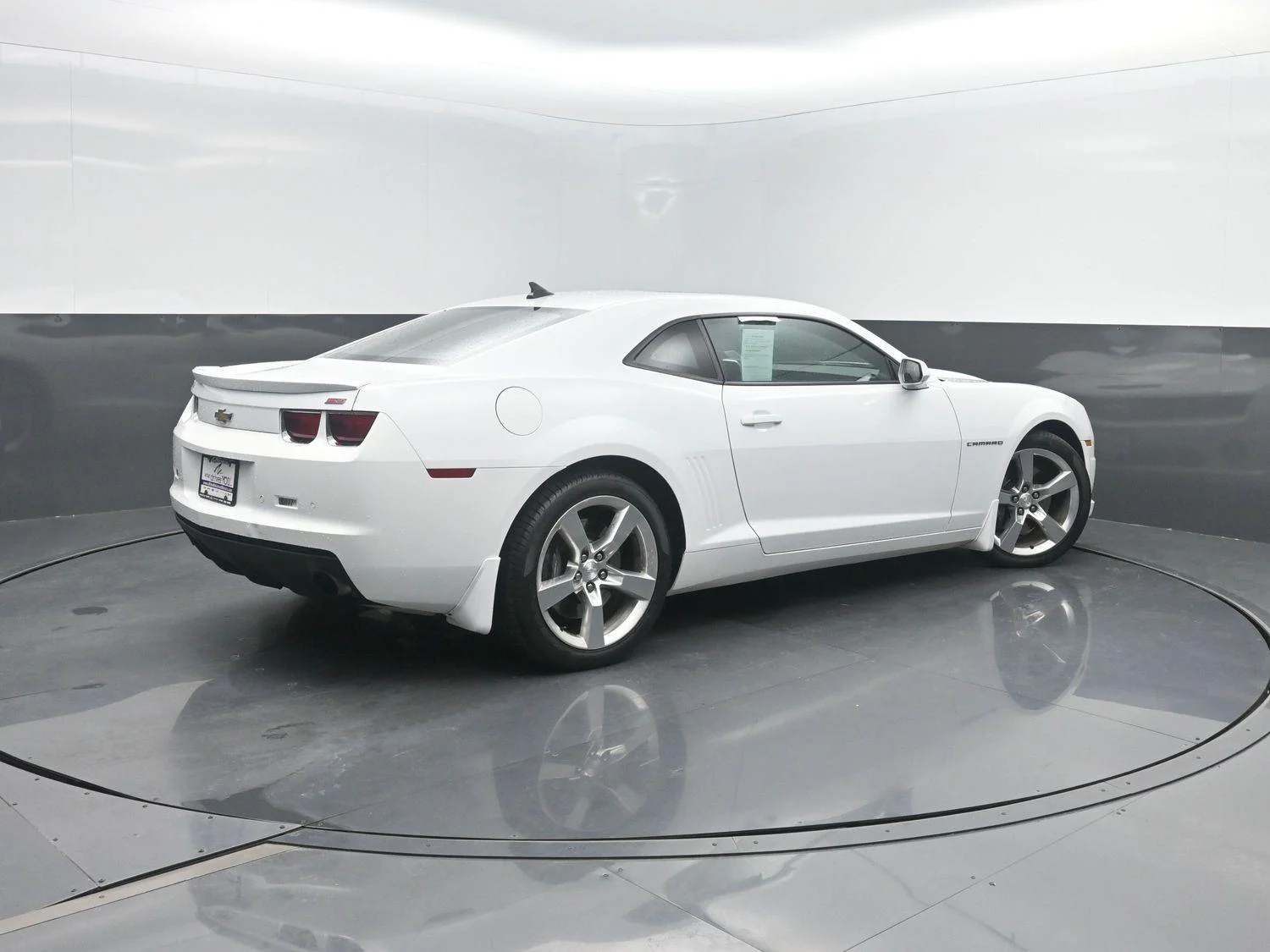 Used 2011 Chevrolet Camaro 2SS with VIN 2G1FK1EJ0B9177869 for sale in Charles City, IA