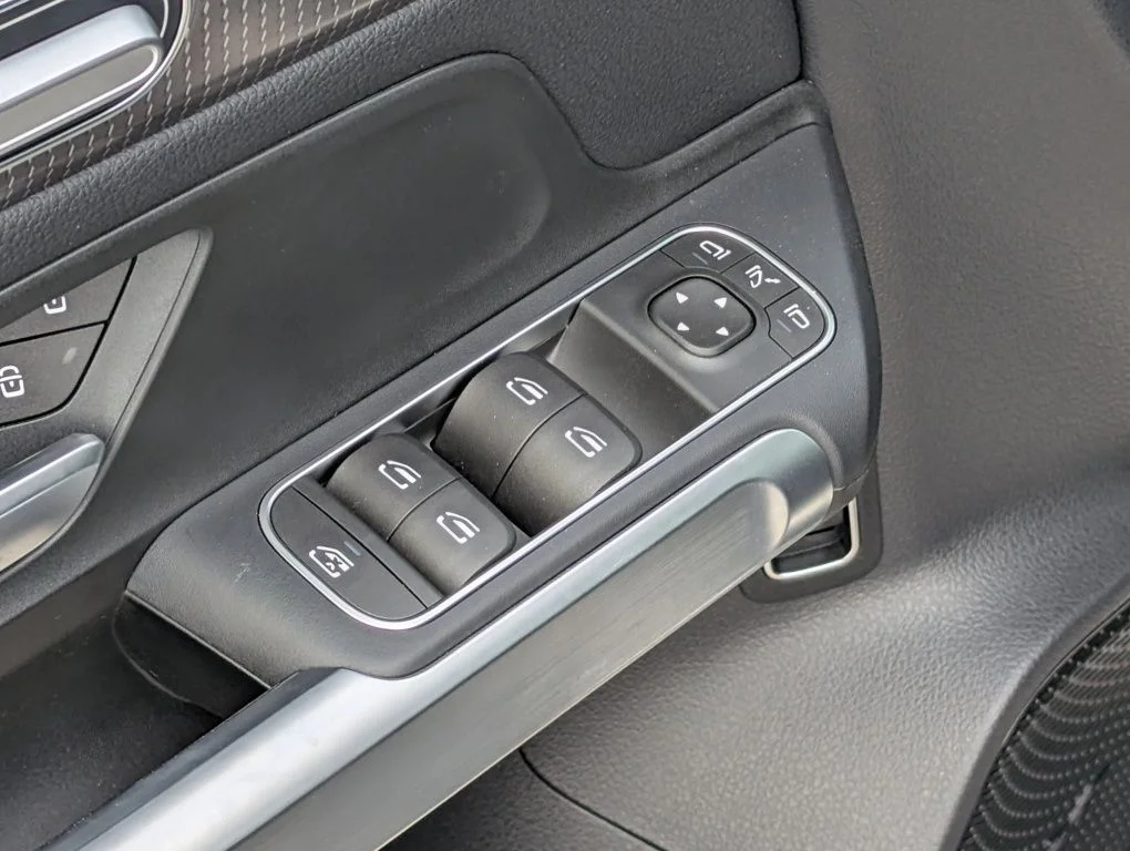 Used 2023 Black Mercedes-Benz 300 image 18