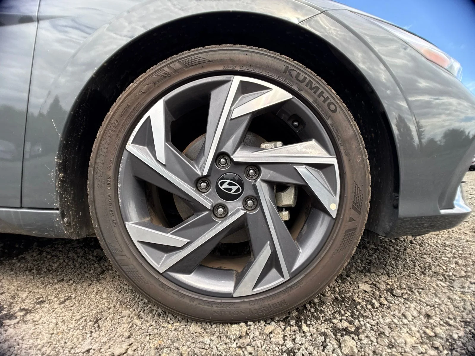 Used 2025 Gray Hyundai SEL Sport image 27