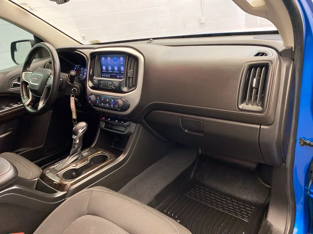 Used 2022 Blue GMC Elevation image 14