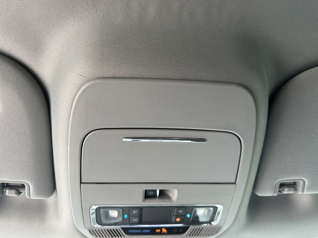 Used 2022 White Ford Lariat image 26
