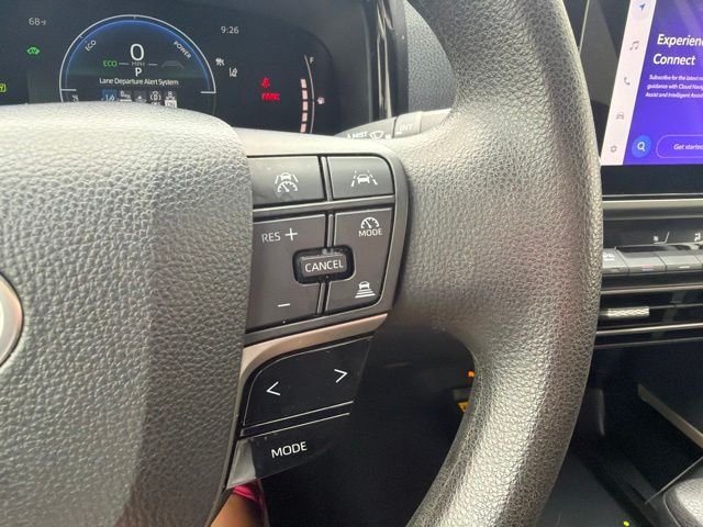 Used 2025 White Toyota LE image 37
