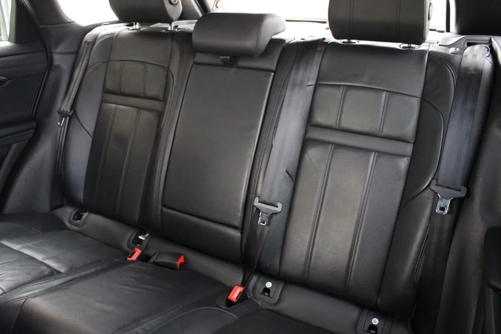 Used 2020 White Land Rover SE image 21