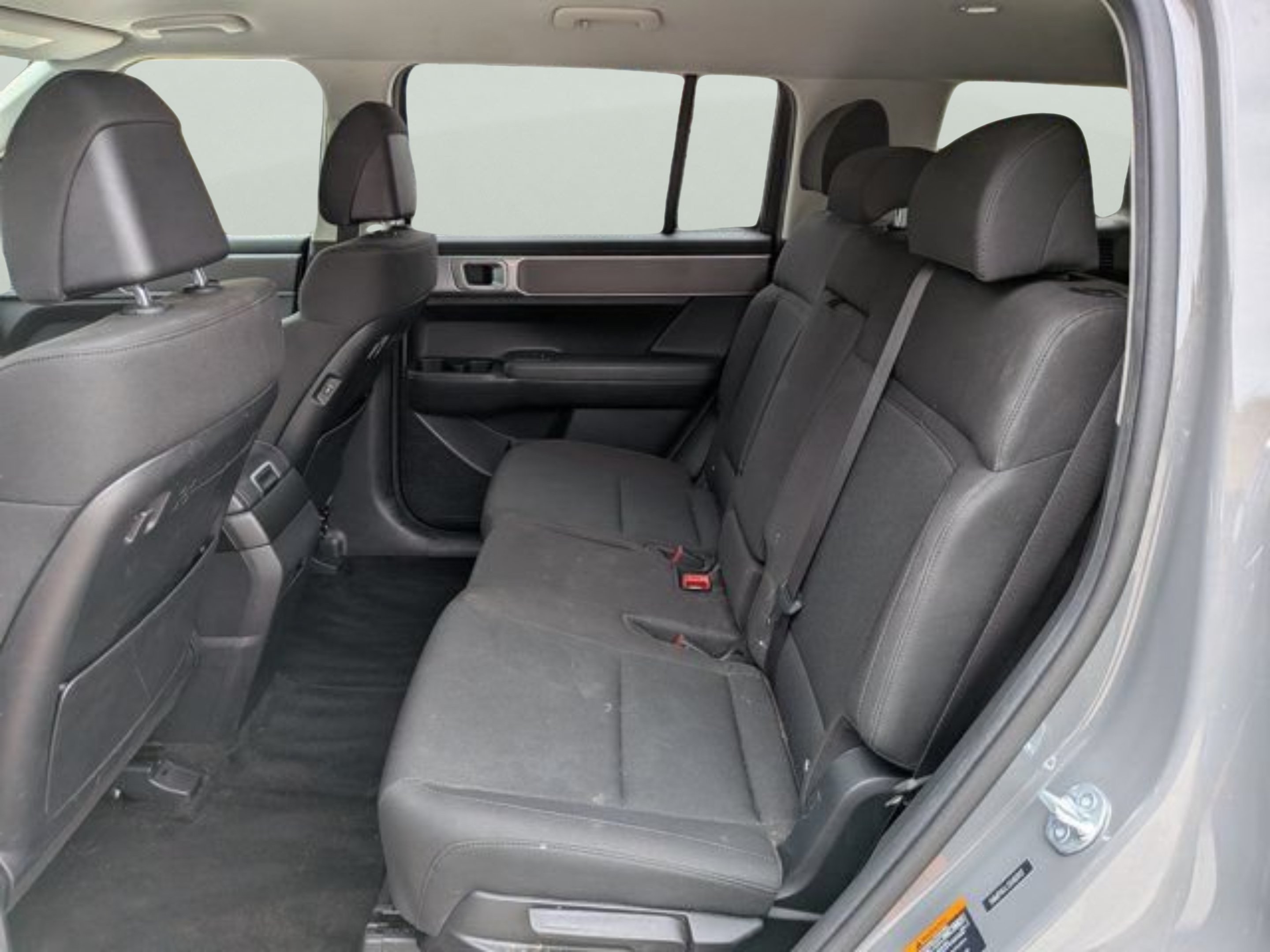2025 Hyundai Santa Fe SE - Photo 8