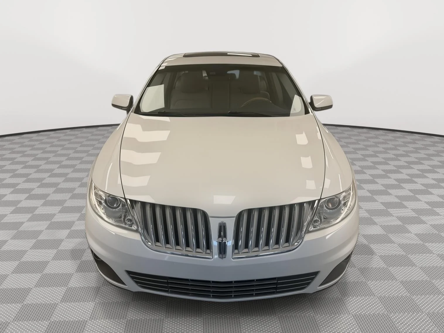 Used 2011 White Platinum Metallic Tri-Coat Lincoln Base image 5