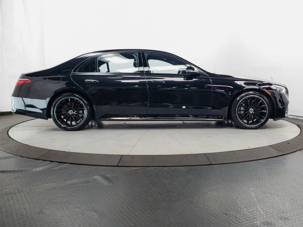 Used 2023 Black Mercedes-Benz S 580e image 37