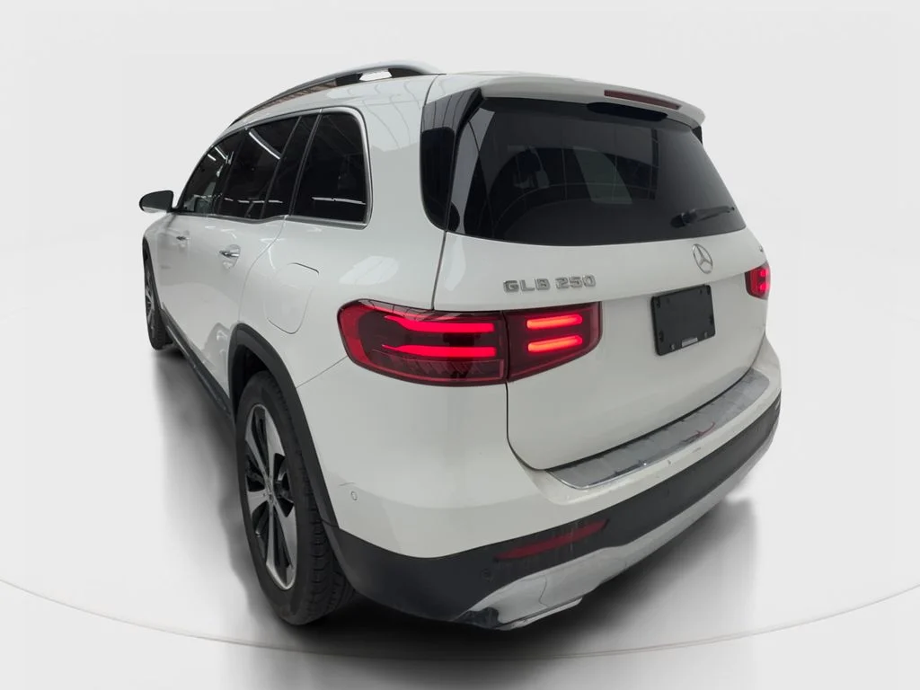 Used 2025 White Mercedes-Benz GLB 250 image 10