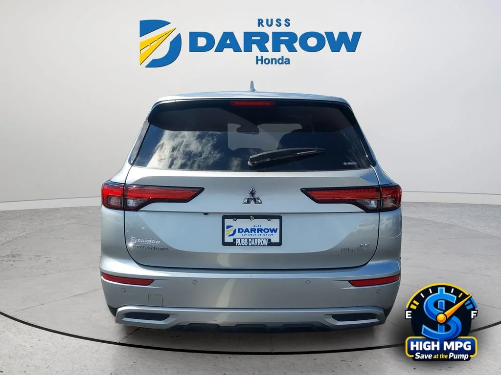 Used 2024 Silver Mitsubishi SE image 4