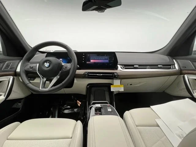 New 2026 Mineral White Metallic BMW xDrive28i image 10
