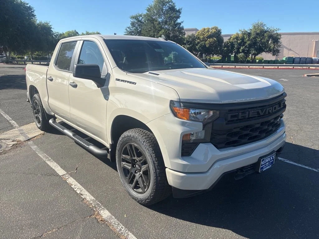 2026 Chevrolet Silverado 1500 Custom 4X4 Crew Cab Short Box's photo