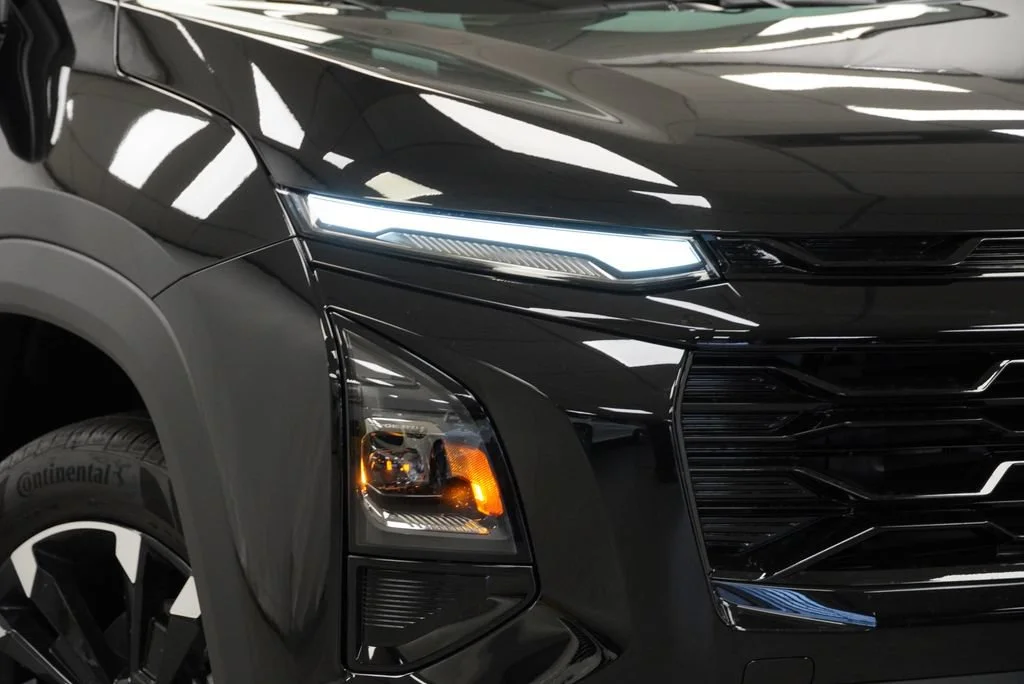 New 2027 Mosaic Black Metallic Chevrolet RS image 32