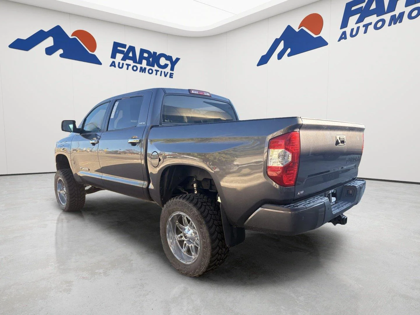 Used 2018 Magnetic Gray Metallic Toyota Limited image 3