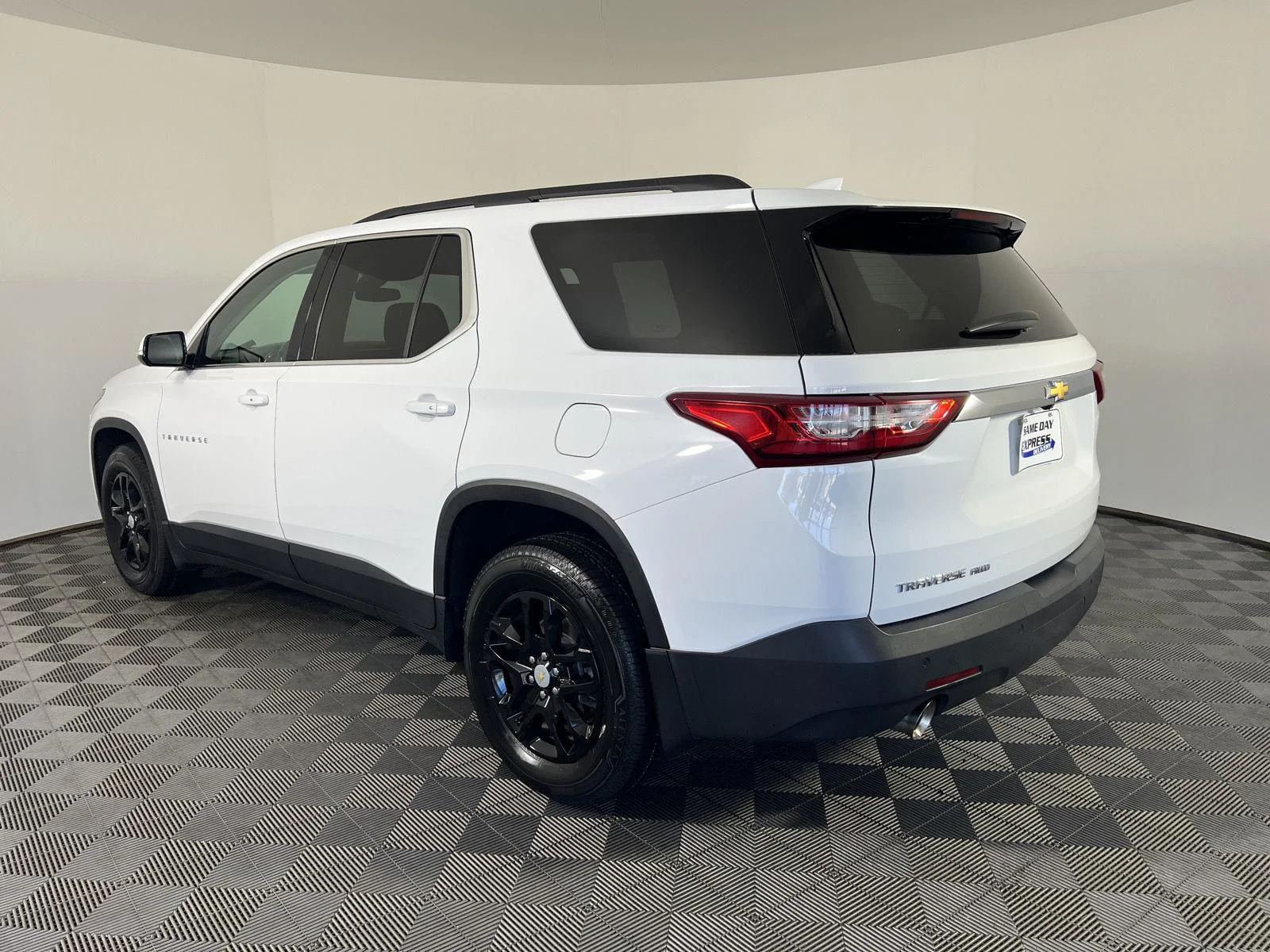 Used 2020 SUMMIT WHITE Chevrolet LT Cloth image 15