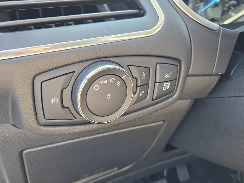 Used 2021 White Metallic FORD TITANIUM image 28