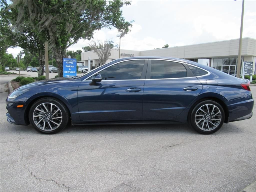 Used 2021 Blue Hyundai Limited image 4