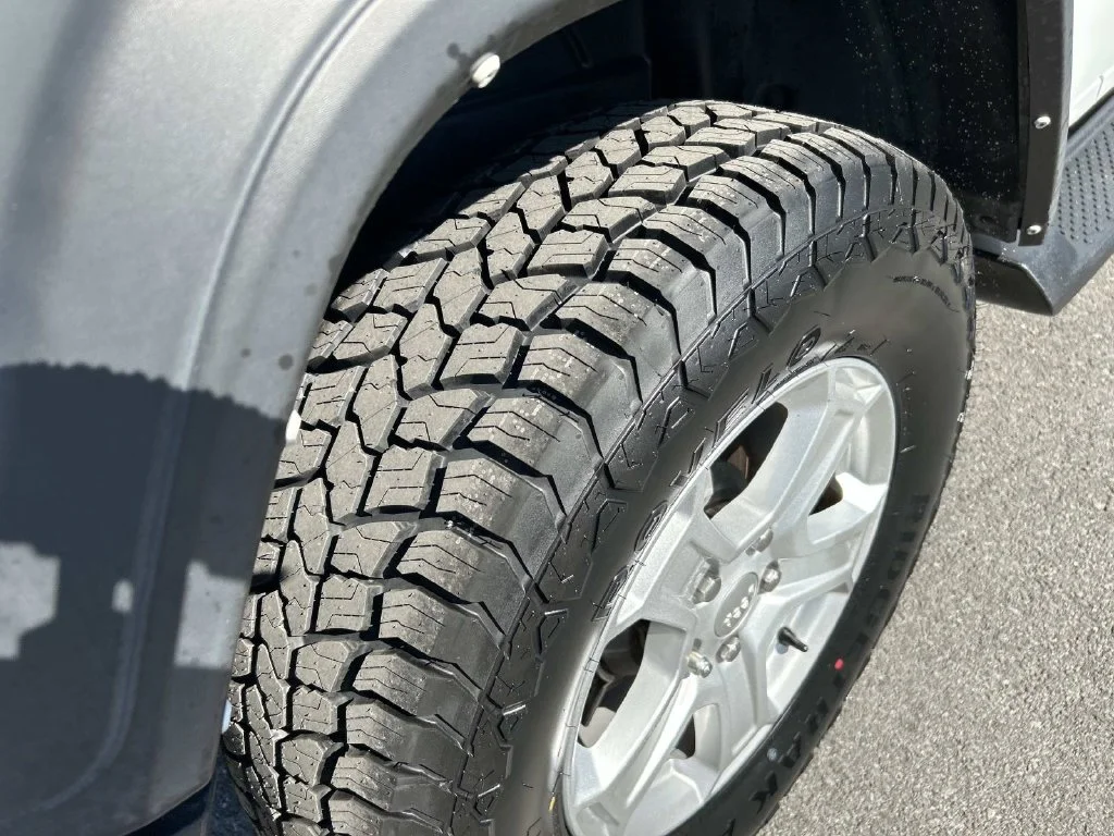 Used 2021 White Jeep Sport S image 18