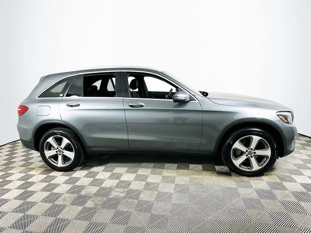 Pre-Owned 2017 Mercedes-Benz GLC 300